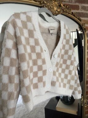 Checkered V-Neck Button Cardigan in White and Beige